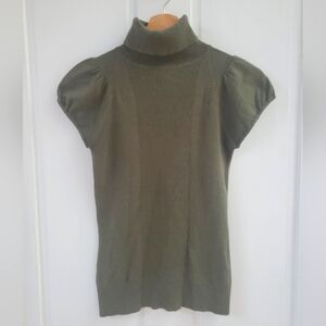 Short sleeve turtleneck sweater top